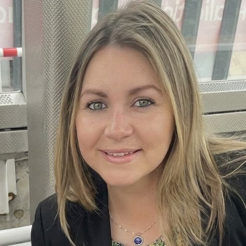 Vicky Hockey, tutor